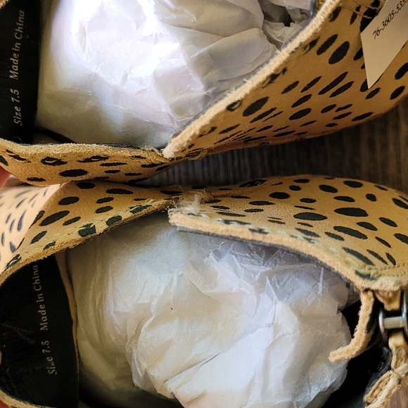 NWT! Dolce Vita Animal Print Leopard Ankle Booties - Picture 14 of 15